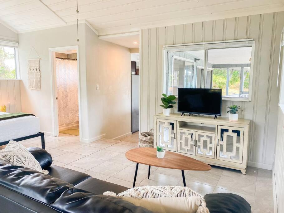 Monstera Bungalow, Spacious, King Bed, Big Kitchen Keaau Ngoại thất bức ảnh