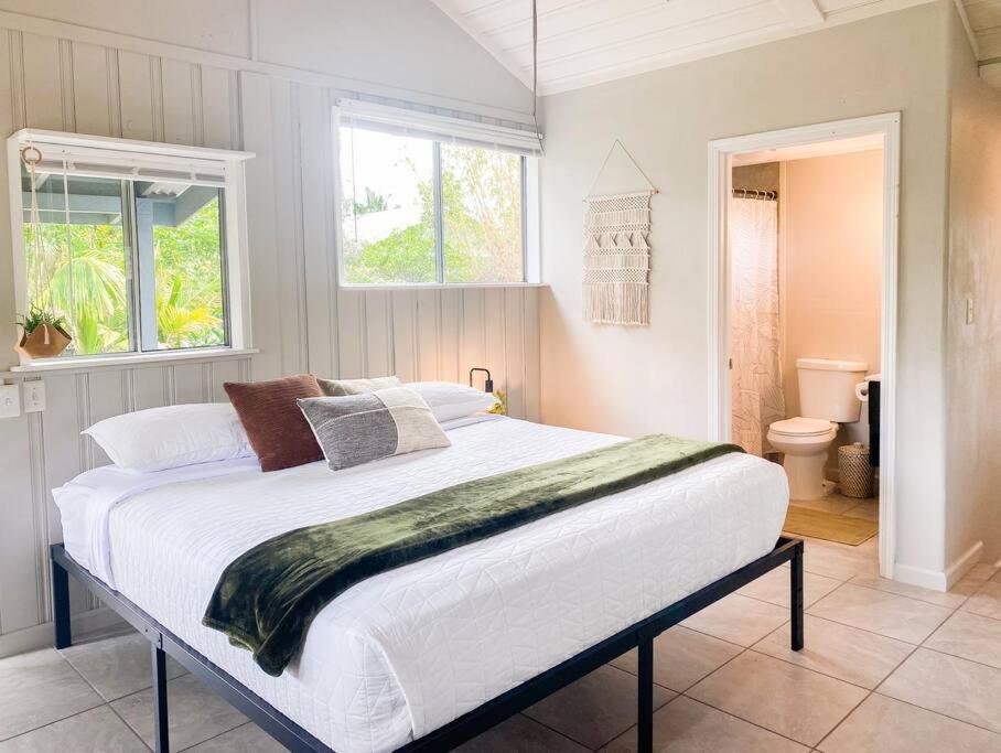Monstera Bungalow, Spacious, King Bed, Big Kitchen Keaau Ngoại thất bức ảnh